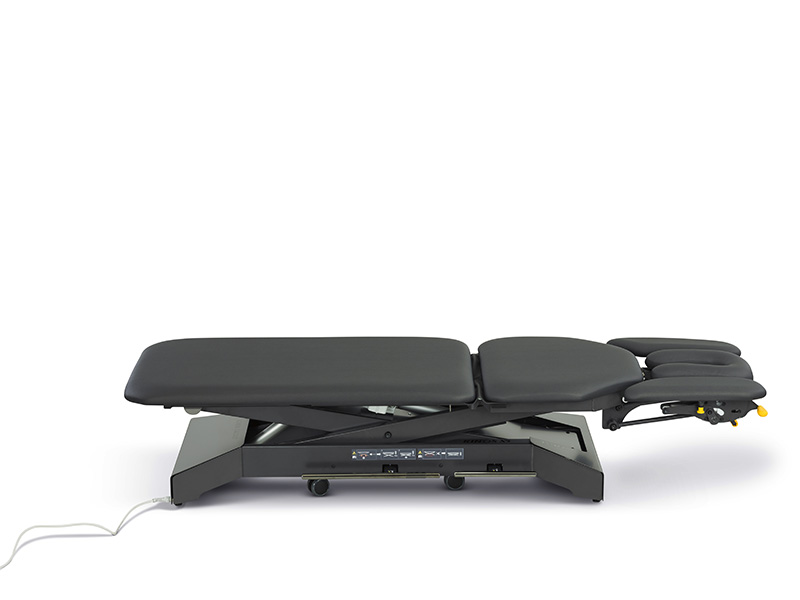 kinos-x5-treatment-table-on-castors.jpg